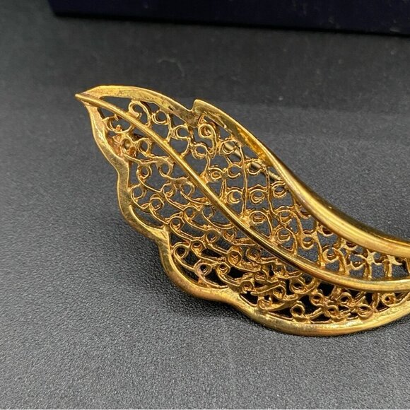 Vintage Anne Klein II Gold Plated Filigree Leaf Brooch - Picture 9 of 11